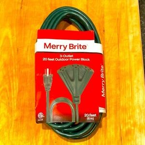 New! Convenience 3 Outlet Electrical Cord 20 Feet Outdoor & Indoor Green